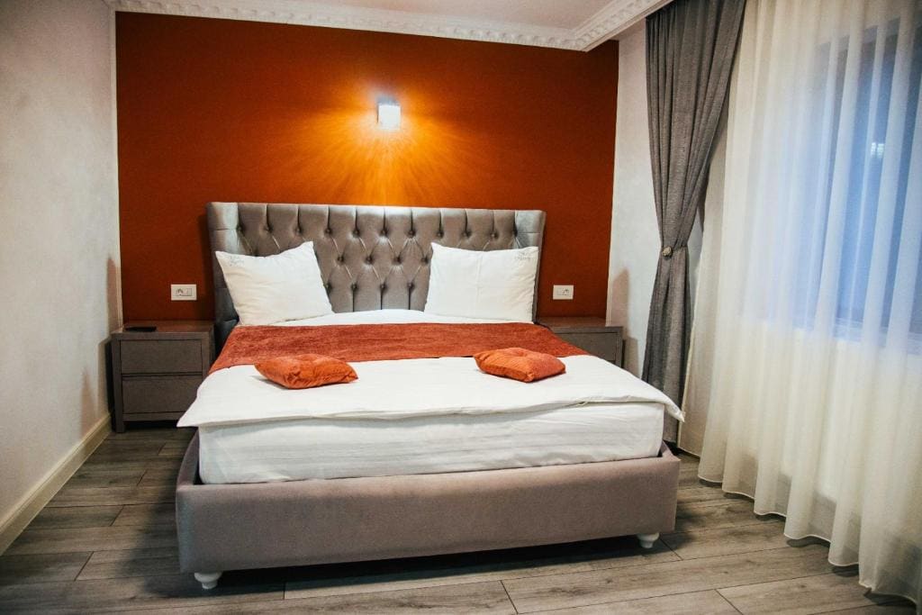 Double Room with Private Bathroom room - Image 2