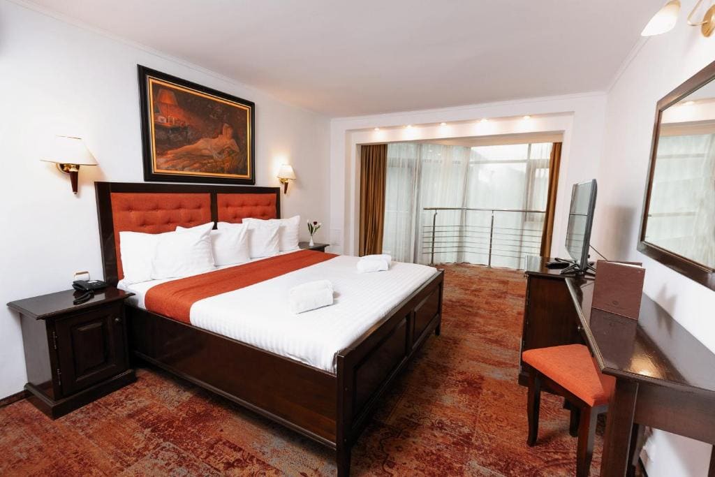 One-Bedroom Apartment room - Image 2