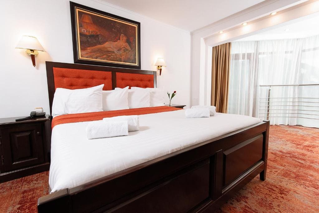 One-Bedroom Apartment room - Image 1