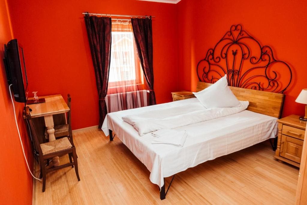 Family Room room - Image 2