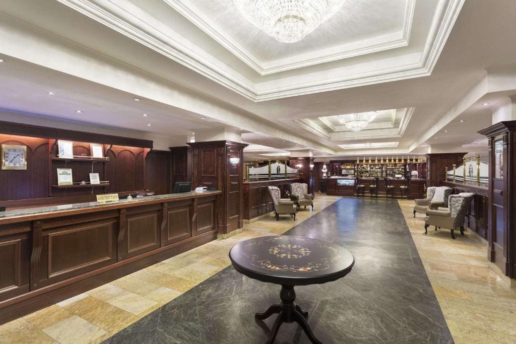 King Suite with Kitchenette room - Image 2
