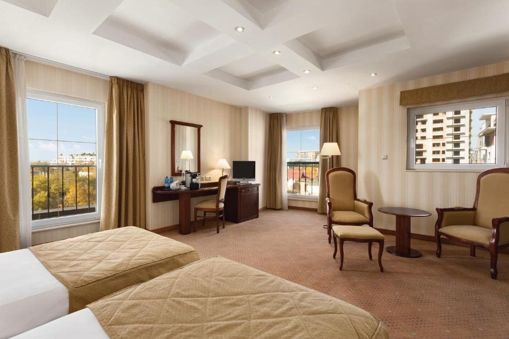 Business Twin Room - Non-Smoking room - Image 1