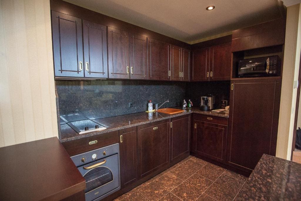 Two Room King Suite with Kitchenette room - Image 3