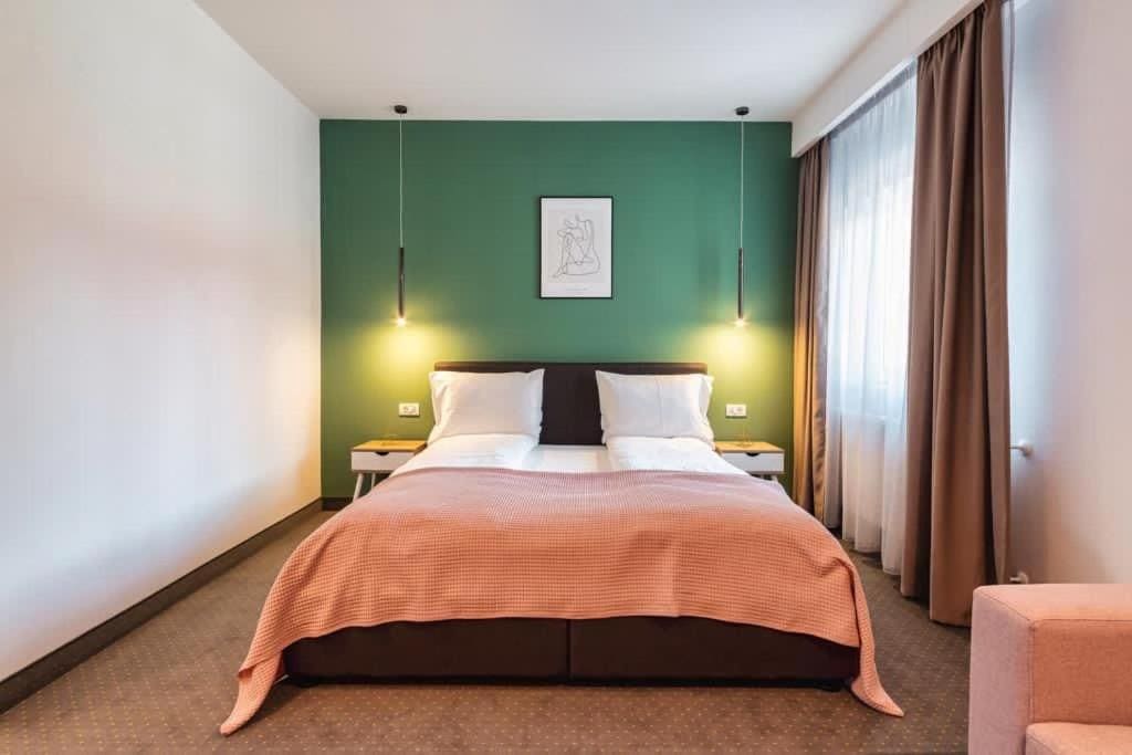 Large Double Room room - Image 3