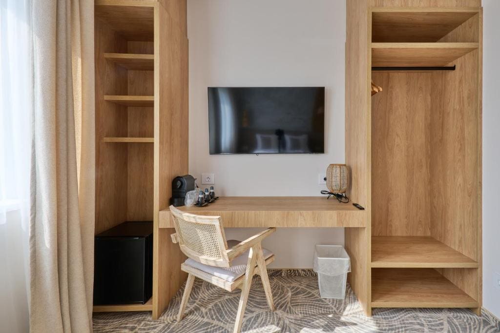 Deluxe Suite room - Image 3