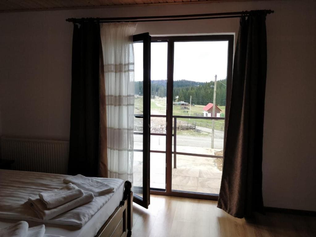 Double Room with Balcony room - Image 1