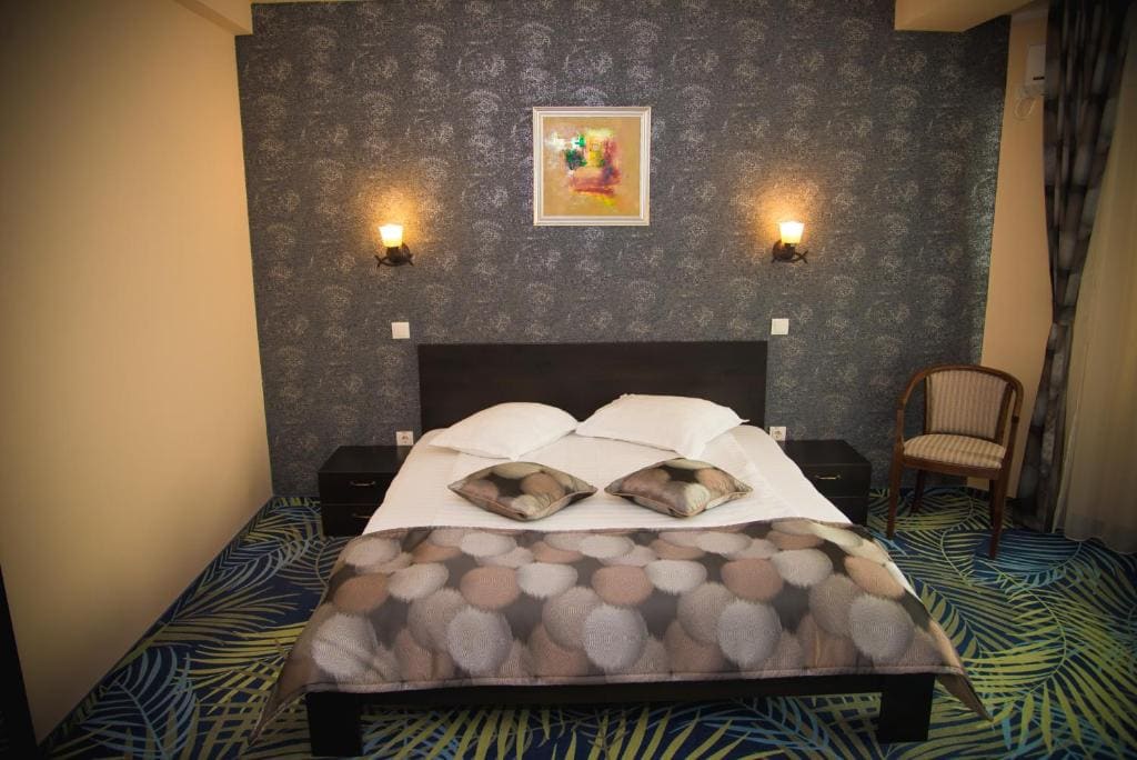 Two-Bedroom Family Suite room - Image 3