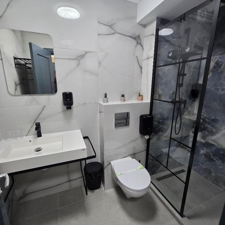Superior Twin Room room - Image 3