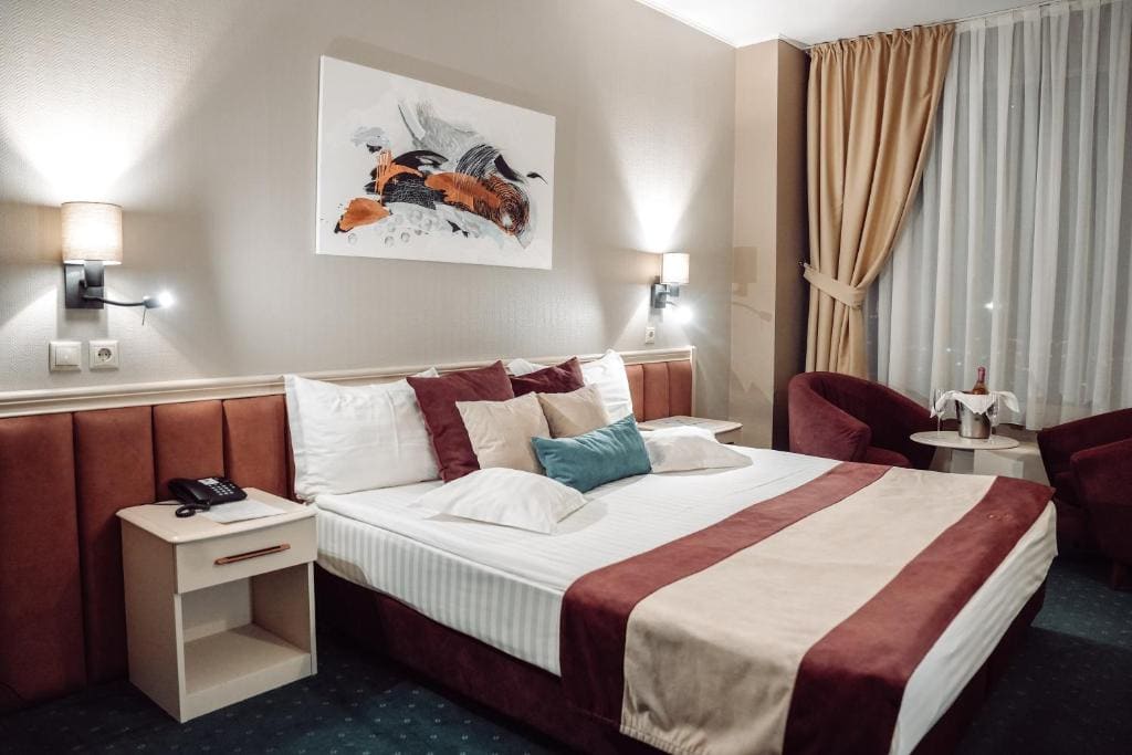 Business Double Room with FREE Parking room - Image 3