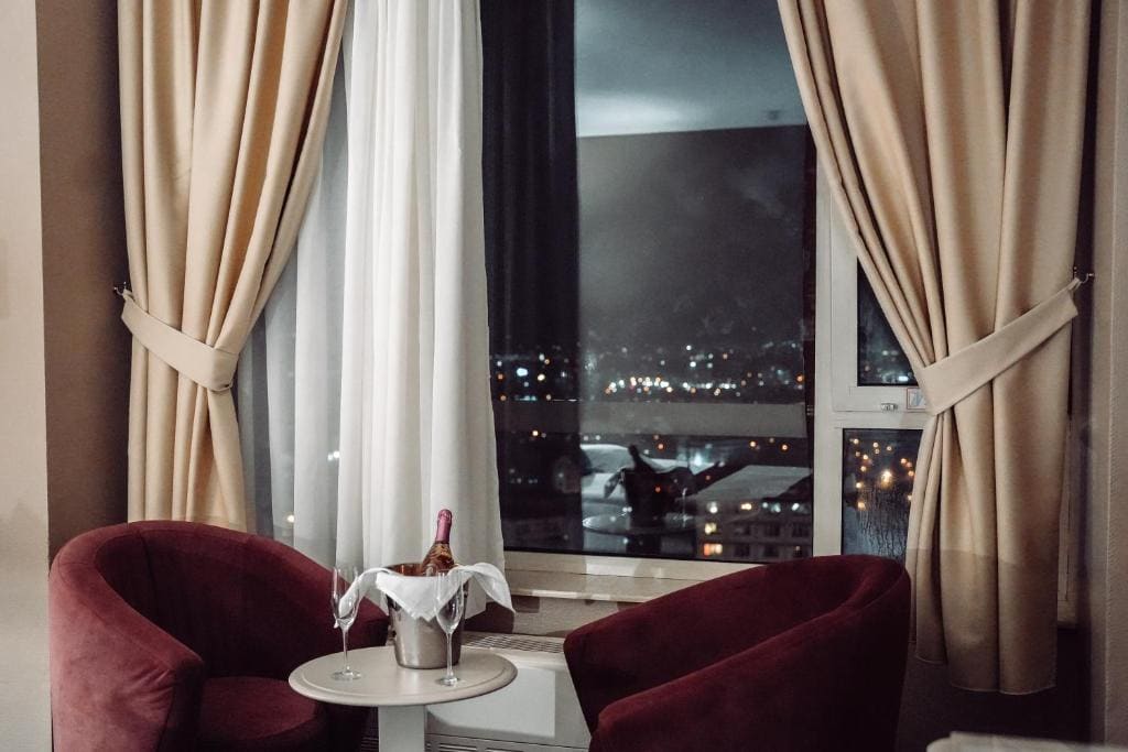 Business Double Room with FREE Parking room - Image 2