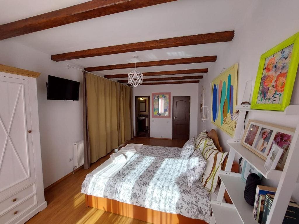Double Room with Mountain View room - Image 1