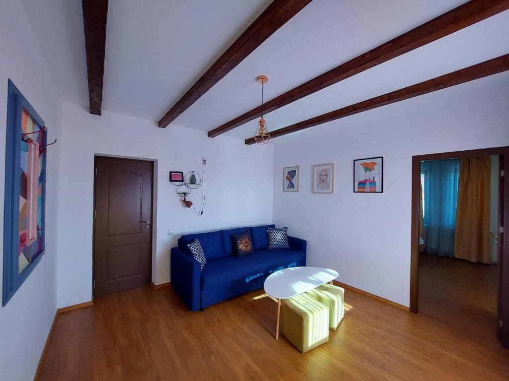 Family Room with Mountain View room - Image 3