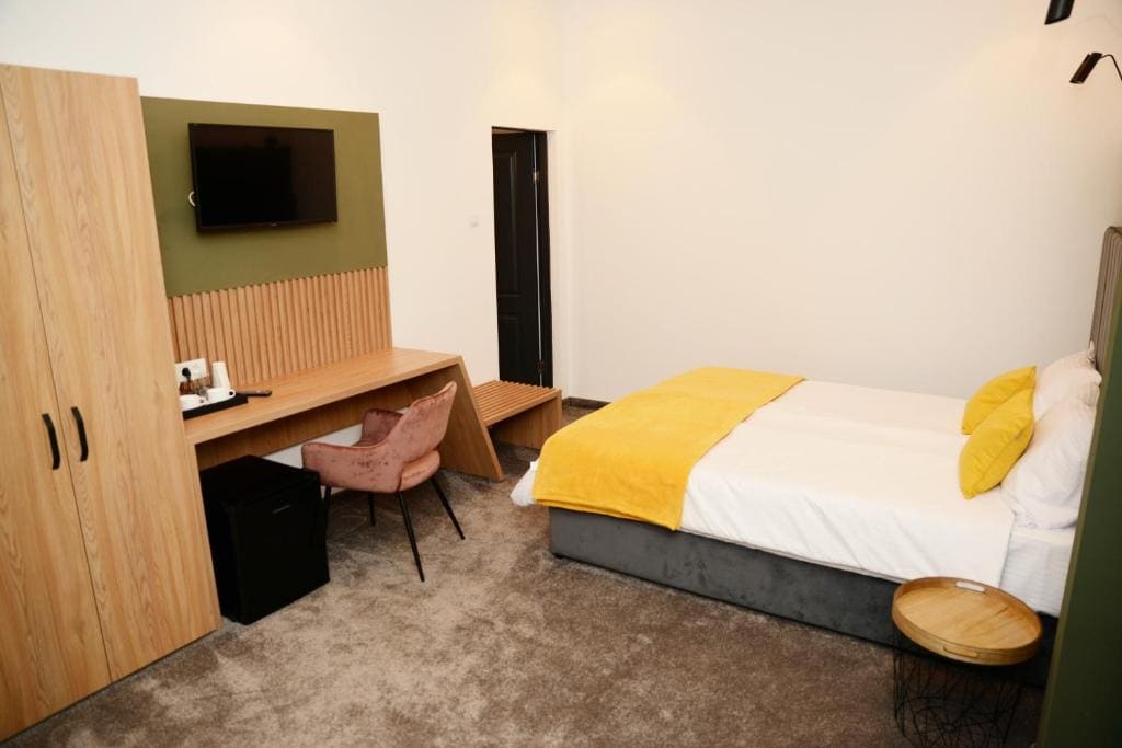 Small Double or Twin Room room - Image 3