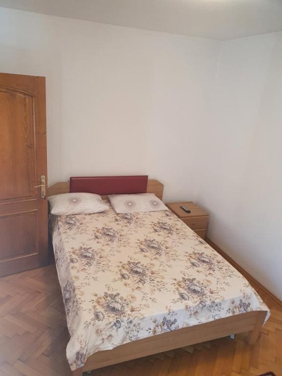 Double Room with Shared Bathroom room - Image 1