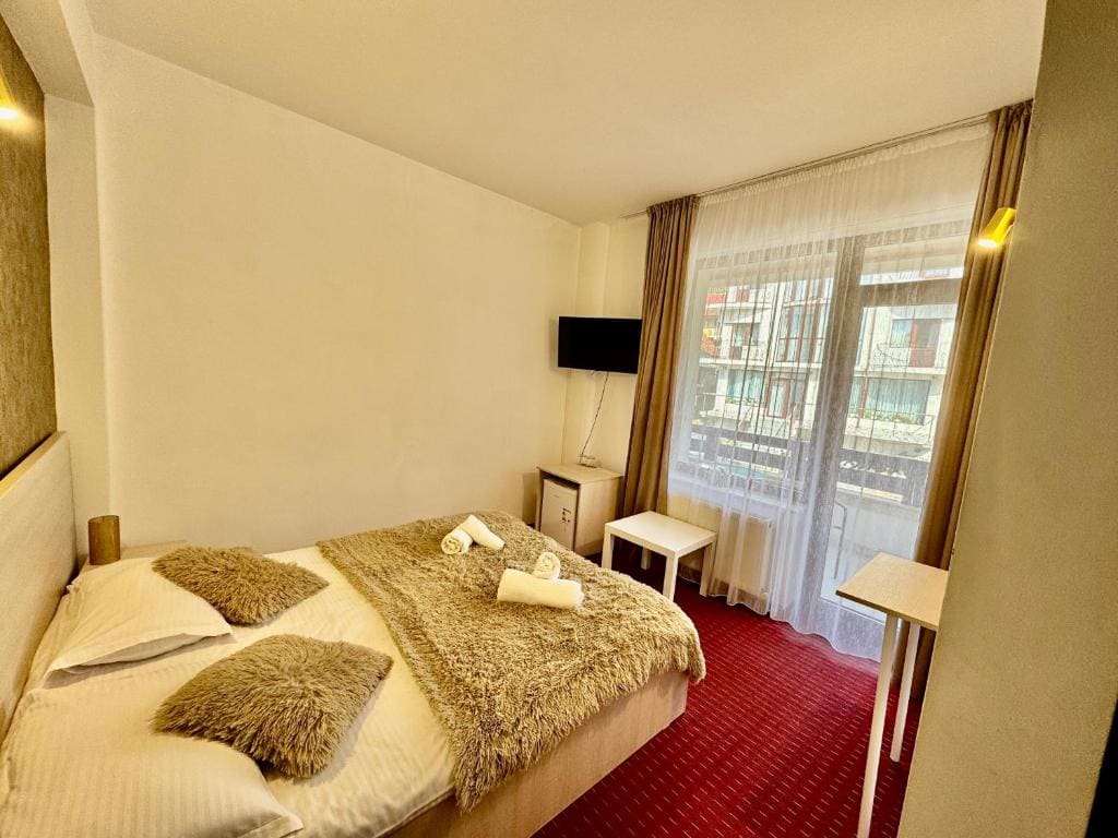 Deluxe Double Room with Balcony room - Image 1