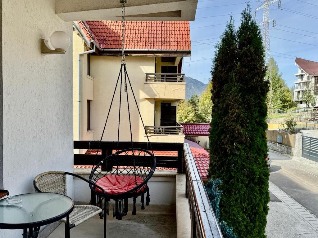 Deluxe Double Room with Balcony room - Image 2