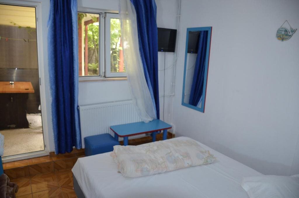 Economy Double Room room - Image 2