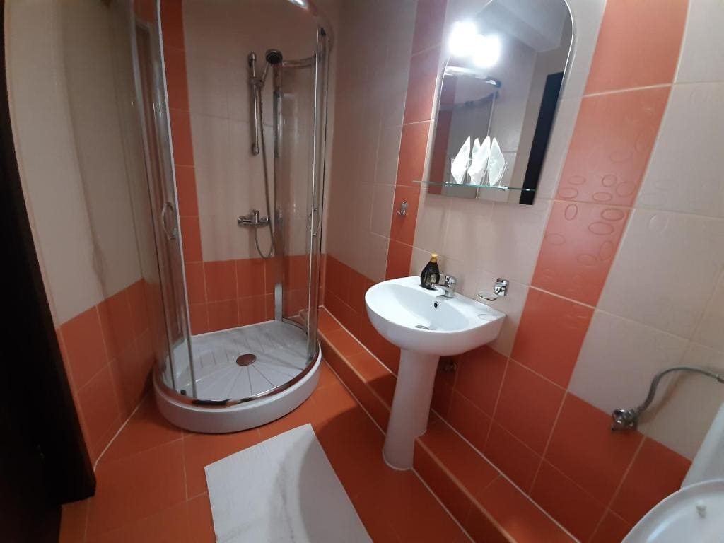 Double Room with Balcony room - Image 3