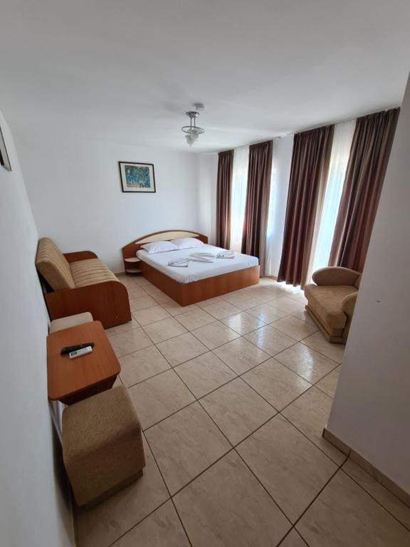 Quadruple Room room - Image 1