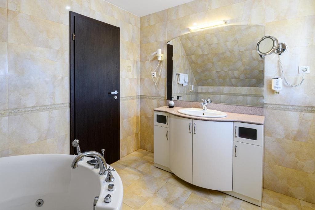 Three-Bedroom Suite room - Image 2
