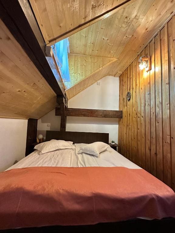 Two-Bedroom Apartment- Attic room - Image 3