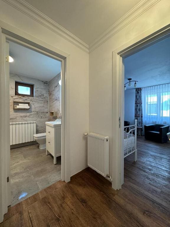 One-Bedroom Suite room - Image 2
