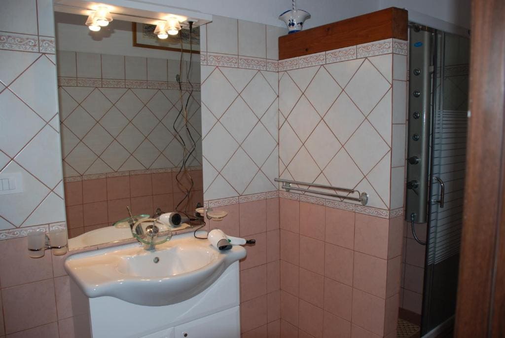 Standard Twin Room room - Image 2
