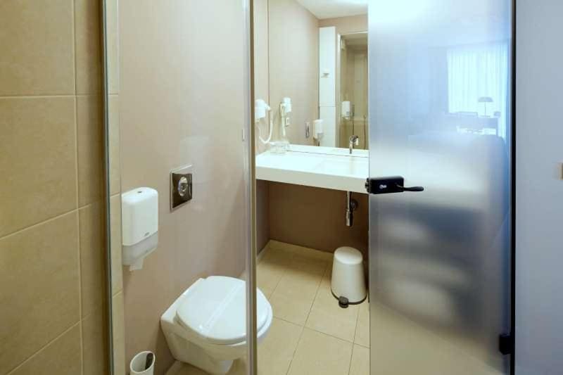 Double Room with Sofa Bed room - Image 1