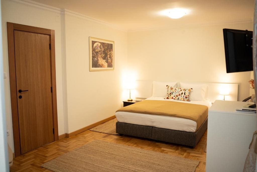 Deluxe Double Room with Balcony room - Image 1