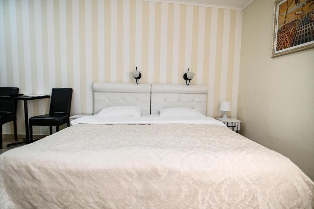 Economy Double or Twin Room room - Image 3