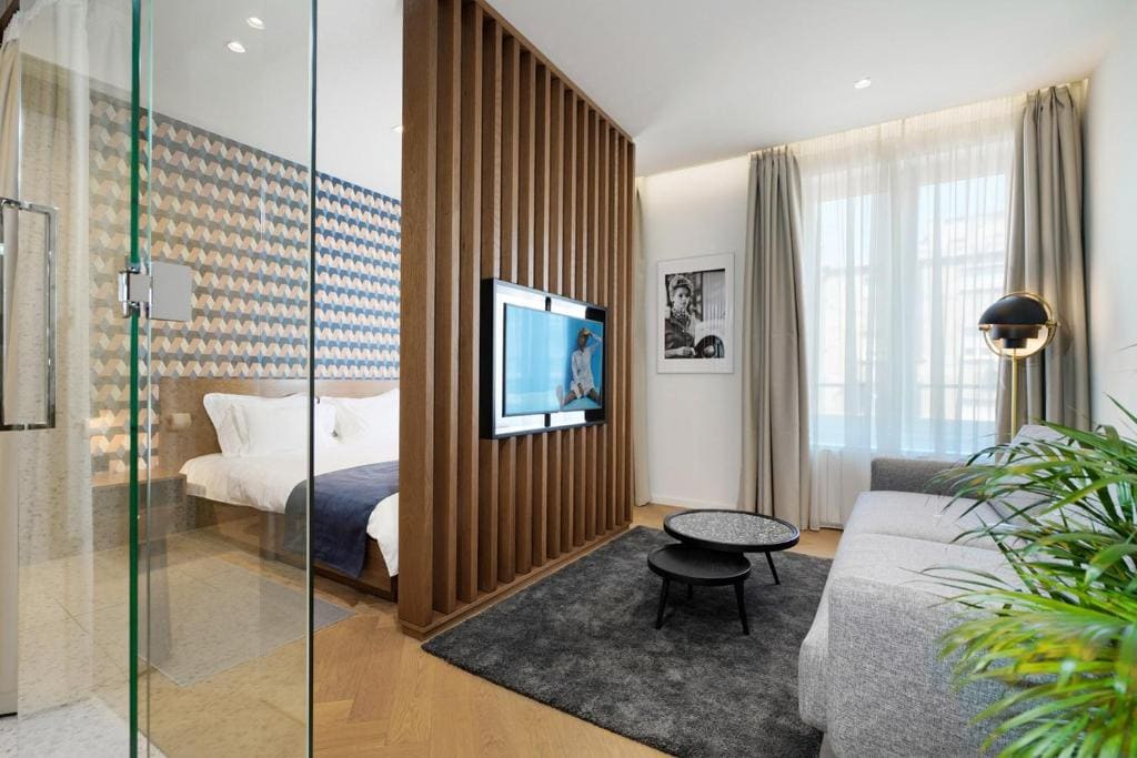 Executive Suite room - Image 3