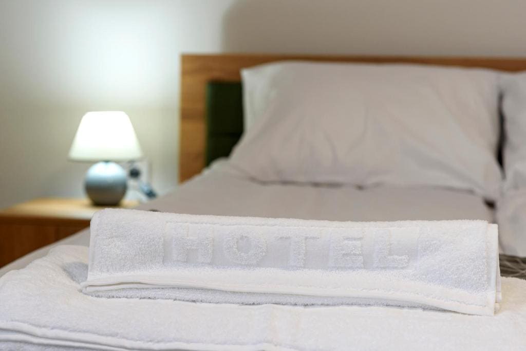Deluxe Double Room with Bath room - Image 1