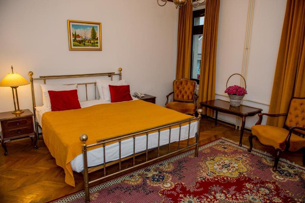Standard King Room room - Image 2