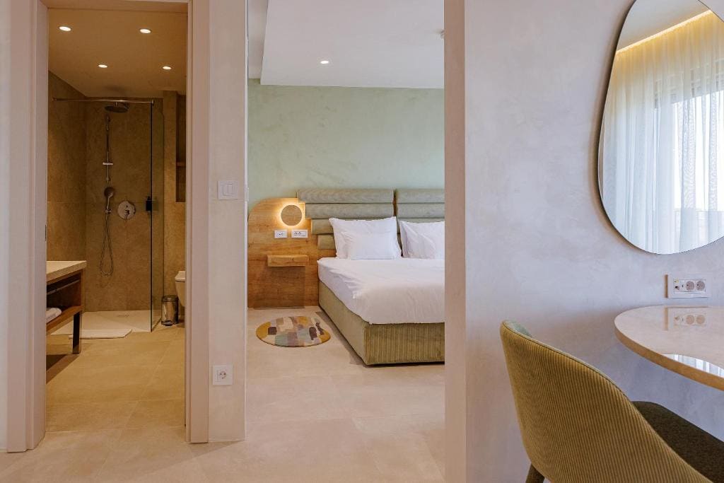 One-Bedroom Apartment room - Image 2