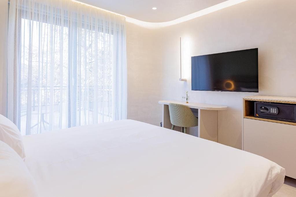 Deluxe Double Room room - Image 1