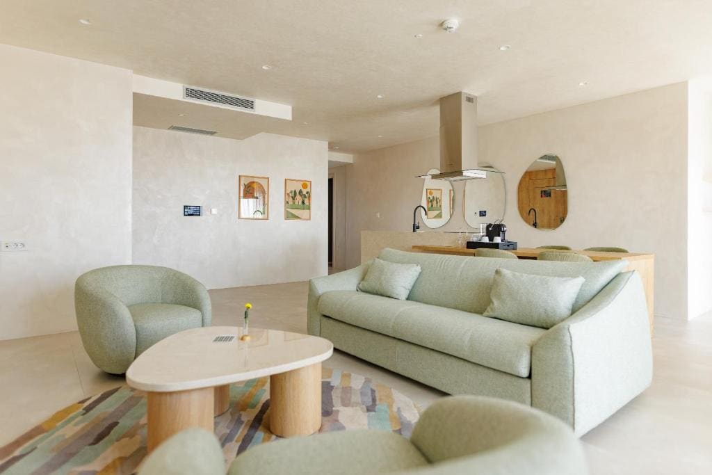One-Bedroom Apartment with View room - Image 3