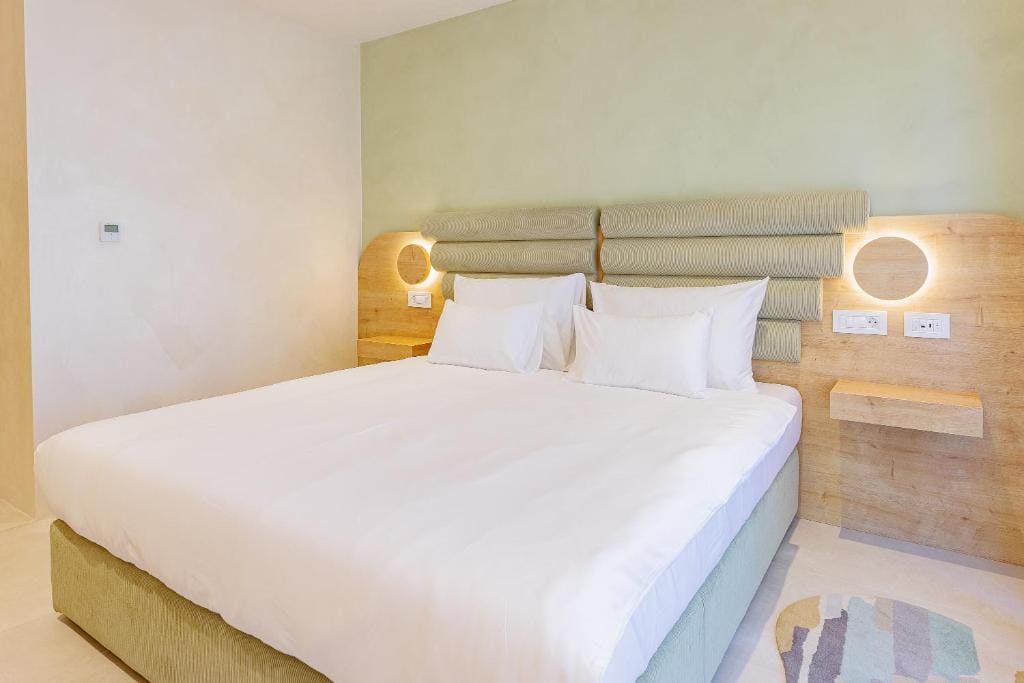 Deluxe Double Room room - Image 3