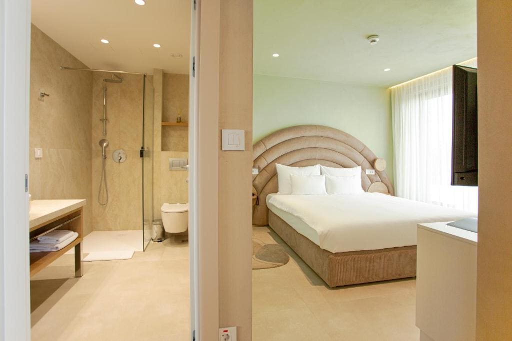 Suite Apartment with Complimentary Spa Access room - Image 1