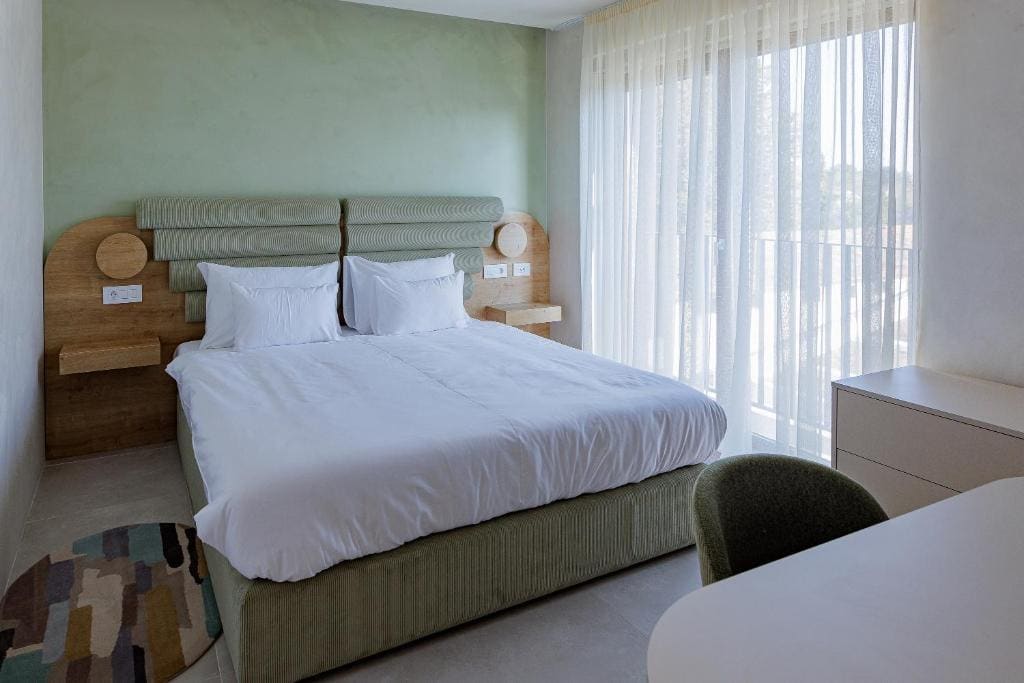Superior Family Room with Complimentary Spa Access room - Image 3