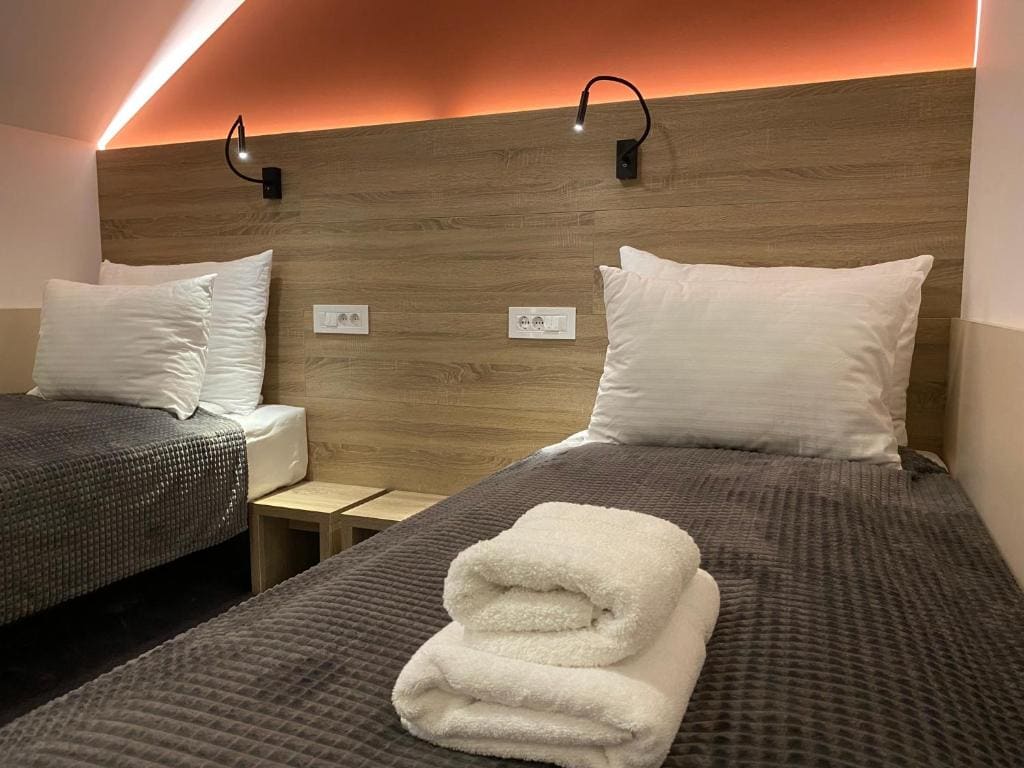 Triple Room with Bathroom room - Image 2