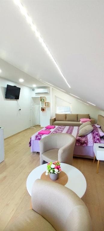 Studio with Terrace room - Image 2
