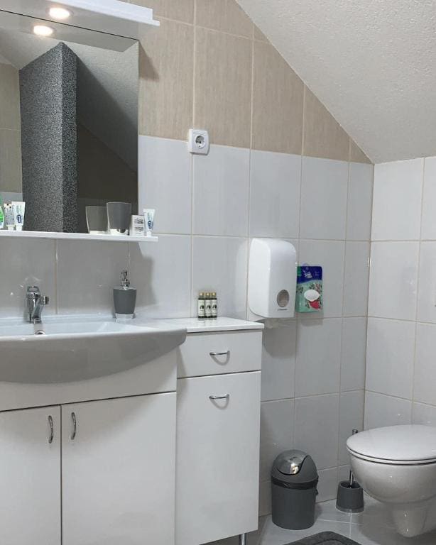Superior Triple Room room - Image 3