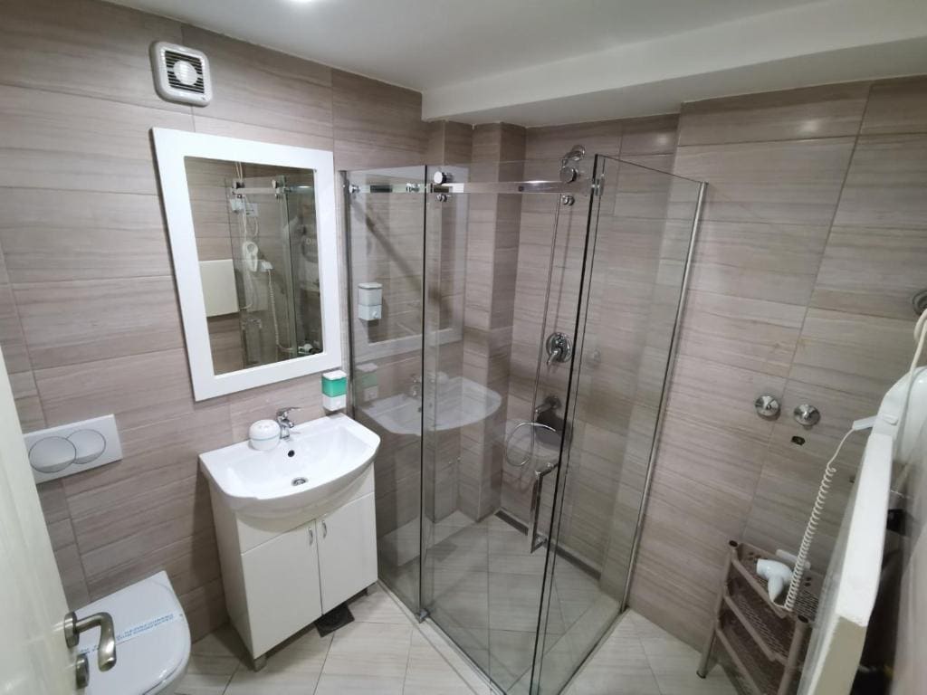 One-Bedroom Apartment room - Image 3