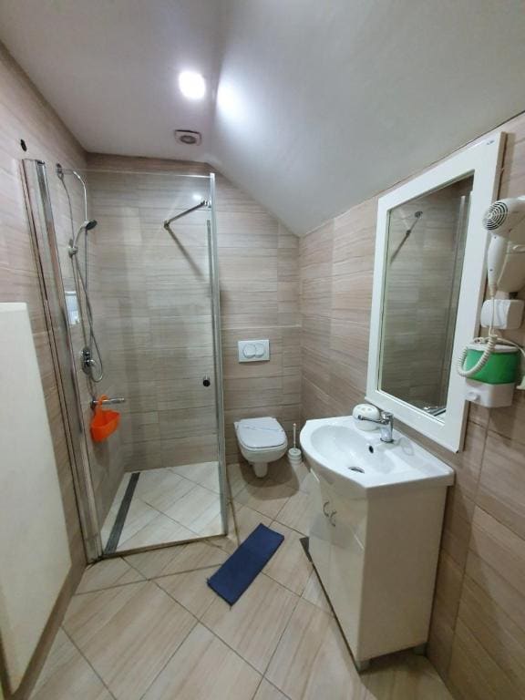 Standard Triple Room room - Image 3