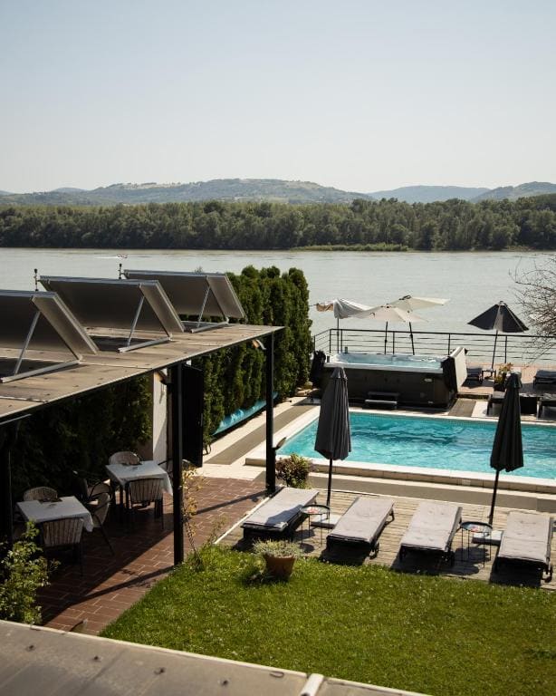 Double Room with River View room - Image 3