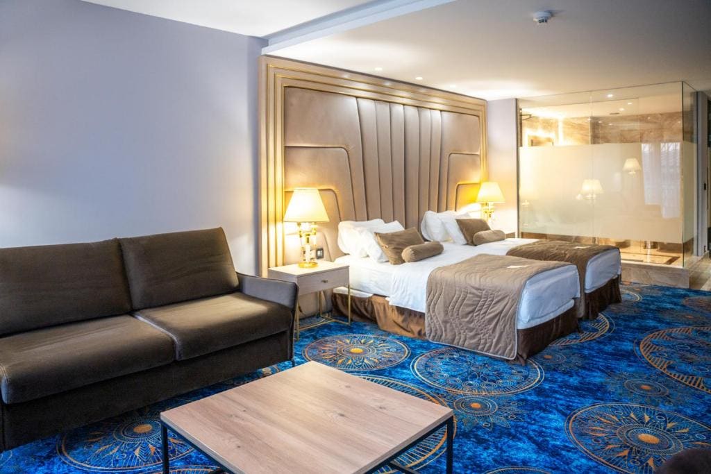 Twin Room with Extra Bed room - Image 2