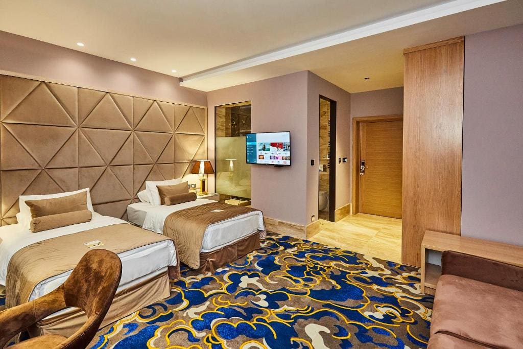 Superior Twin Room room - Image 2