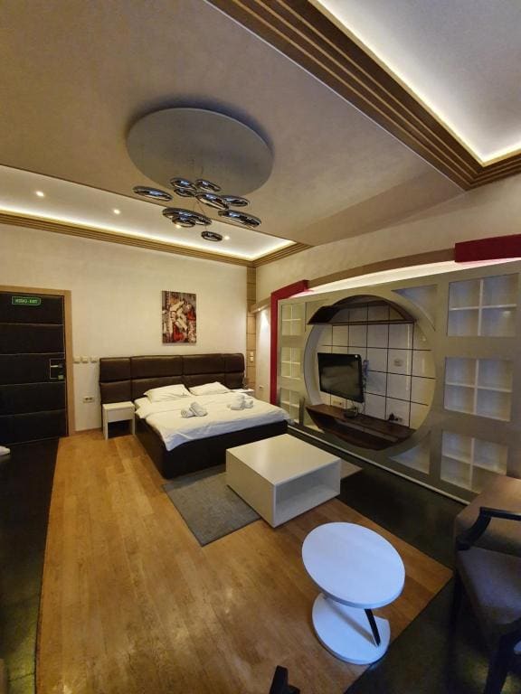 Family Room room - Image 1