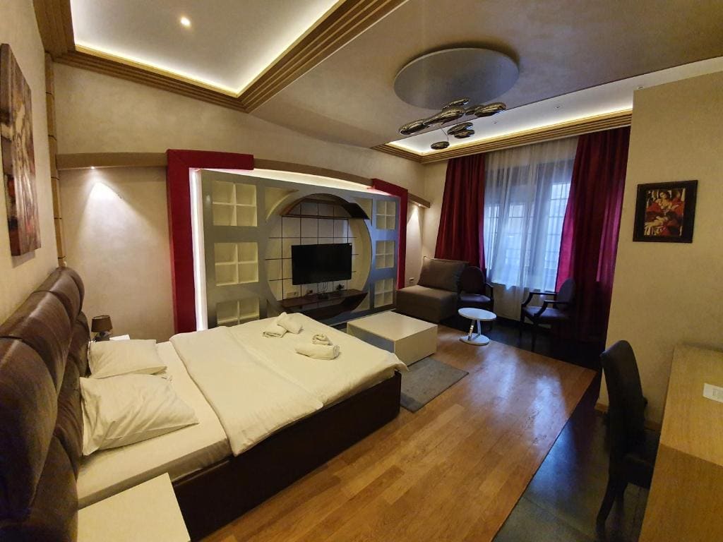 Family Room room - Image 2