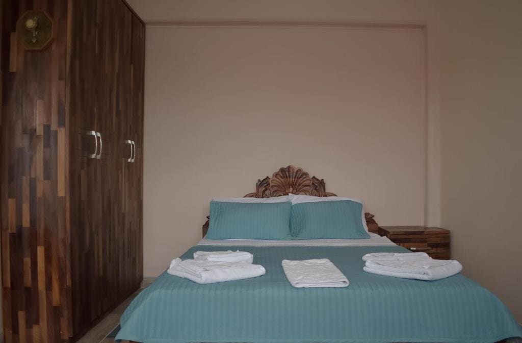 One-Bedroom Apartment room - Image 2